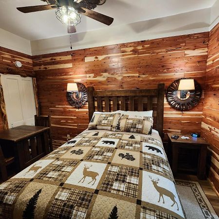 Log Cabin Inn Eureka Springs Esterno foto