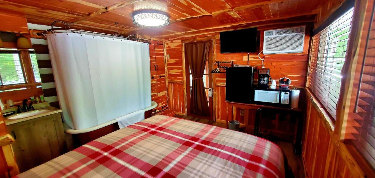 Log Cabin Inn Eureka Springs Esterno foto