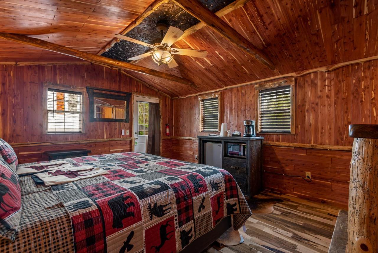 Log Cabin Inn Eureka Springs Esterno foto