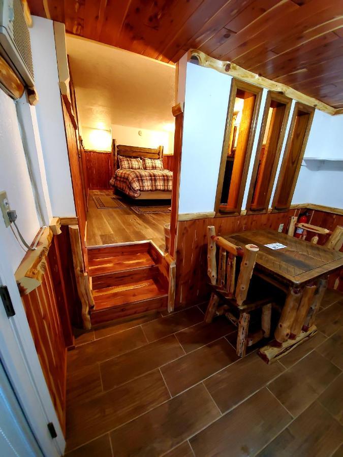 Log Cabin Inn Eureka Springs Esterno foto